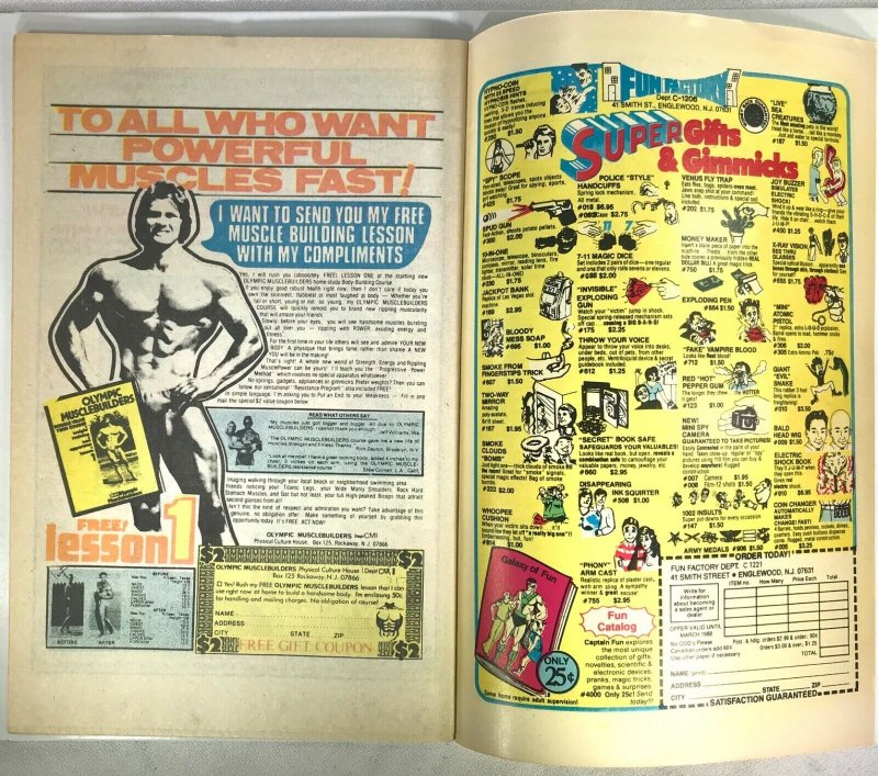 World at WAR Comic Issue 25 —  Sam Glanzman Art 1981 Charlton Comics — 32 Pages 