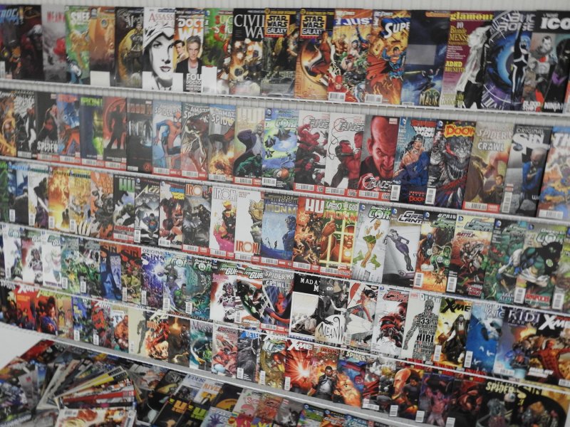 Huge Lot 200+ Comics W/ Green lantern, X-Men, Thunderbolts+ Avg VF- Condition!