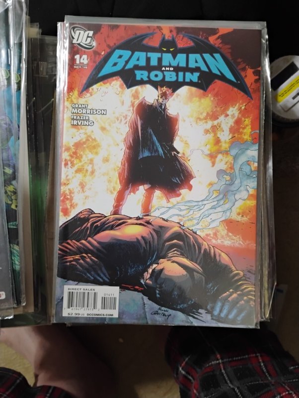 BATMAN AND ROBIN # 14  2010 DC COMICS  grant  MORRISON joker bruce wayne returns