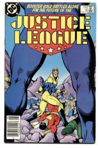 Justice League #4 BOOSTER GOLD joins team-comic book-DC VF+