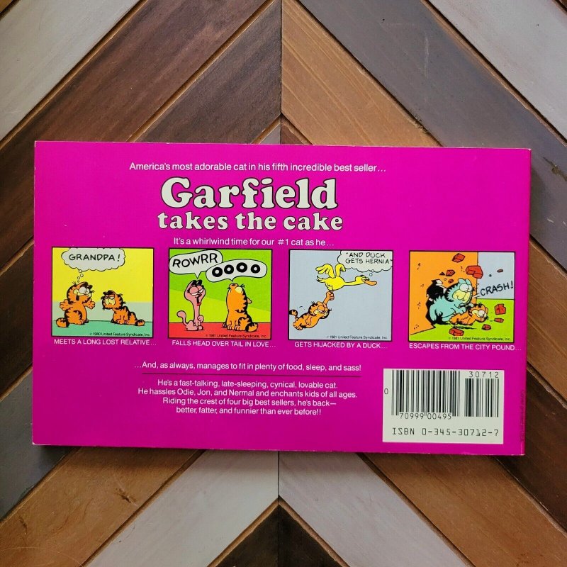 GARFIELD TAKES THE CAKE (Jim Davis 1982) His 5th Book / 1st Print Comics