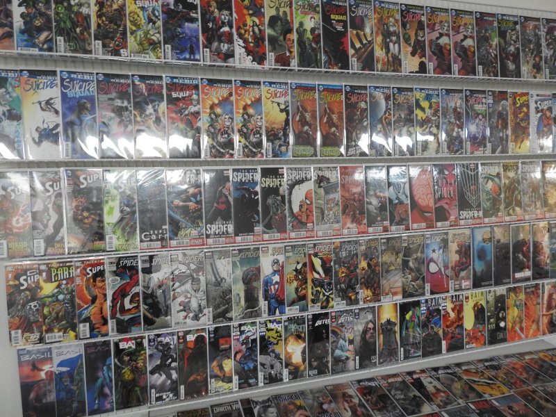 Huge Lot 140+ Comics W/ Suicide Squad, Spider-Man, Batman, +More! Avg VF/NM Cond