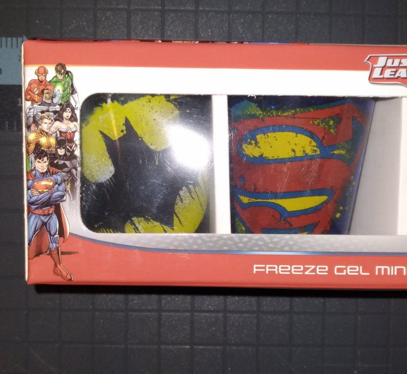 DC SUPERHERO SPLATTER PAINT LOGO | PLASTIC FREEZE GEL MINI CUP | SET OF 4-1.5OZ