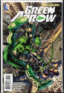 Green Arrow #37 (2015) Batman