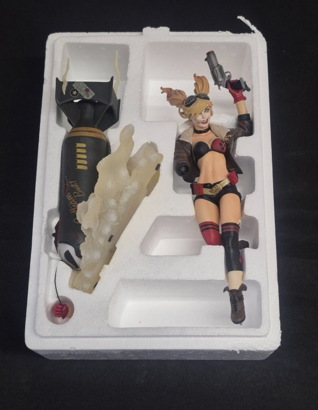 DC Collectibles DC Bombshells Harley Quinn 25 Statue 2315/5000 Riding Bomb