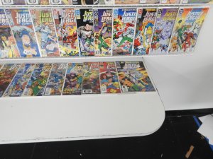 Huge Lot 140+ Comics ALL JUSTICE LEAGUE!! Avg VF+ Condition!