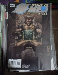 ASTONISHING X-MEN  # 1   2008  marvel  WARREN  GHOST BOXES