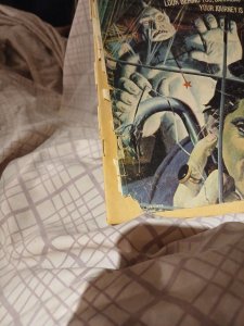 DARK SHADOWS COMIC #11 GOLD KEY NOV 1971 BARNABAS COLLINS PAINTED COVER