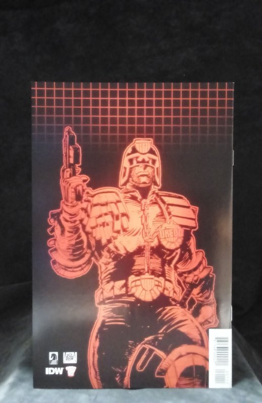 Predator Vs. Judge Dredd Vs. Aliens #1 Variant Cover (2016)