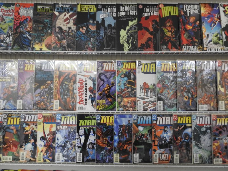 Huge Lot 130+ Comics W/ JLA, Batman, Titans run, Solar! Avg VF+ Condition!!