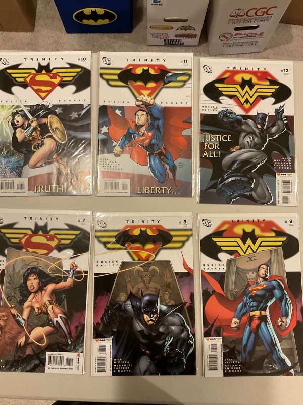 Trinity Complete Set 1-52  2008-09  Busiek!  Bagley!  All Triptych Covers!