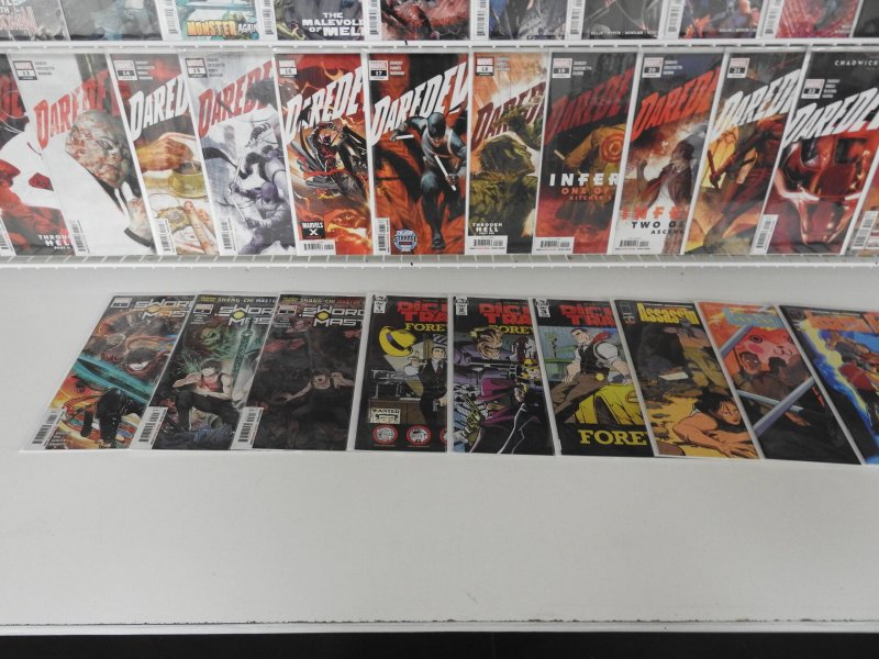 Huge Lot 120+ Comics W/Batman, DCeased, Daredevil, +More! Avg VF+ Condition!