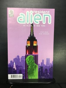 Resident Alien: An Alien In New York (2018) nm