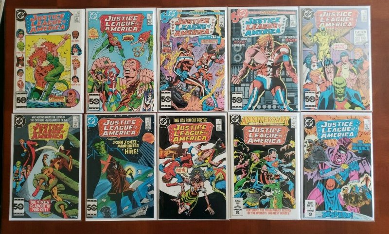 60 ISSUES OF JUSTICE LEAGUE OF AMERICA (Vol 1) SPANNING 163 - 261