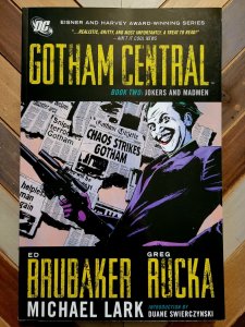 Gotham Central: TPB Book 2 (DC Comics 2009) Jokers & Madmen Deluxe Edition VF+