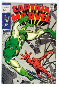 Captain Marvel #13 dynamic showdown Marvel (1969) VG