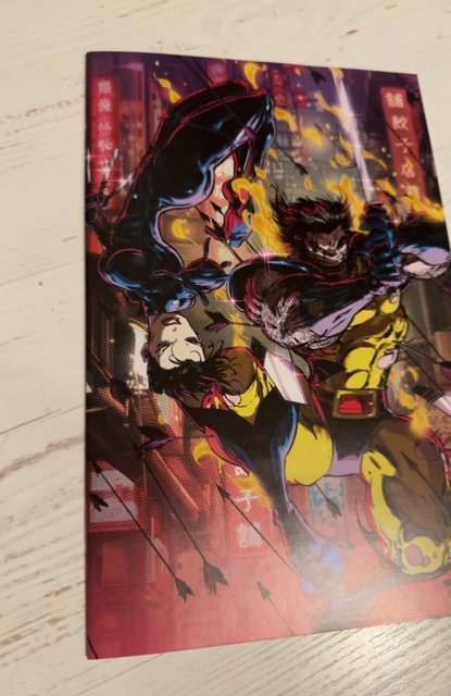 [FOIL] WOLVERINE CLAREMONT & MILLER #1 KAARE ANDREWS EXCLUSIVE MEGACON