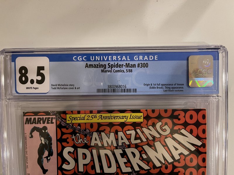 Amazing Spider-Man #300 CGC 8.5.-White Pages- Newsstand- First Venom Appearance