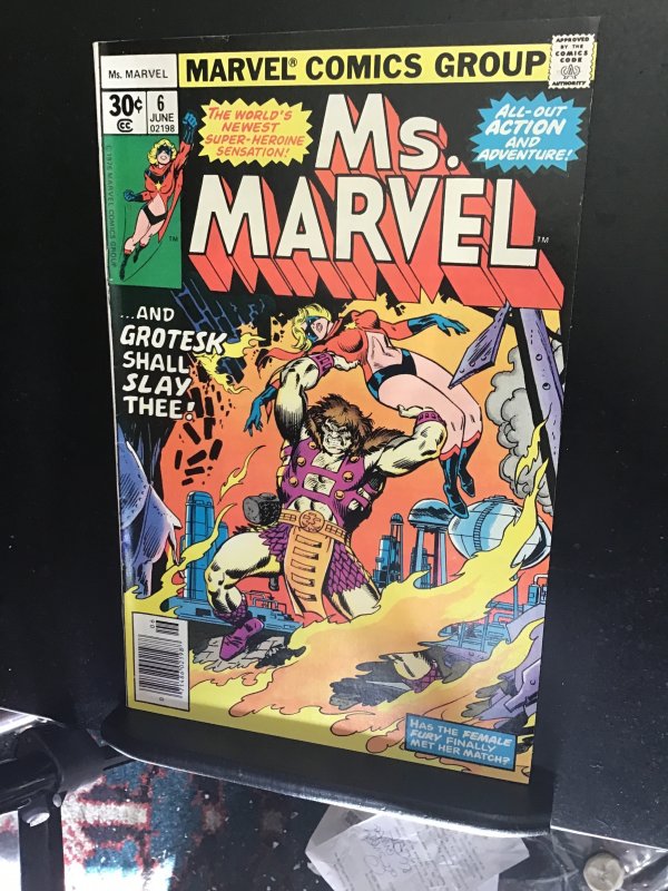 Ms. Marvel #6 (1977) Grotesk key! Super high grade! NM C’ville served!