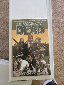 The Walking Dead March To war Vol. 19 (2013) First Printing