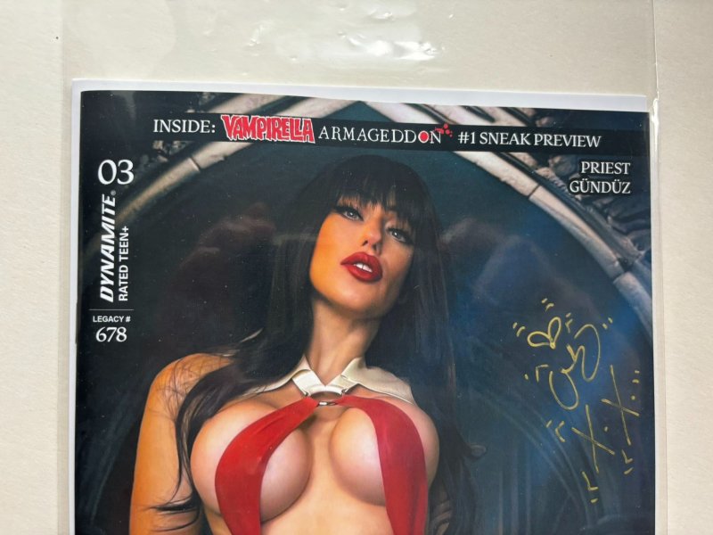 2025 Dynamite Comics Vampirella Rachie Cosplay Variant #3 Signed by Rachie