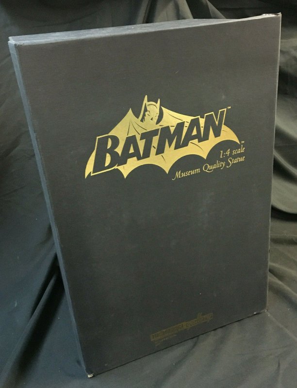 BATMAN 1:4 SCALE MUSEUM QUALITY STATUE DC DIRECT MIB 690 OF 1800