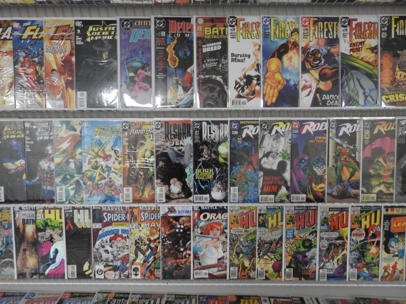 Huge Lot 140+ Comics W/ Flash, Hulk, Batman, 52, +More! Avg VF Condition!