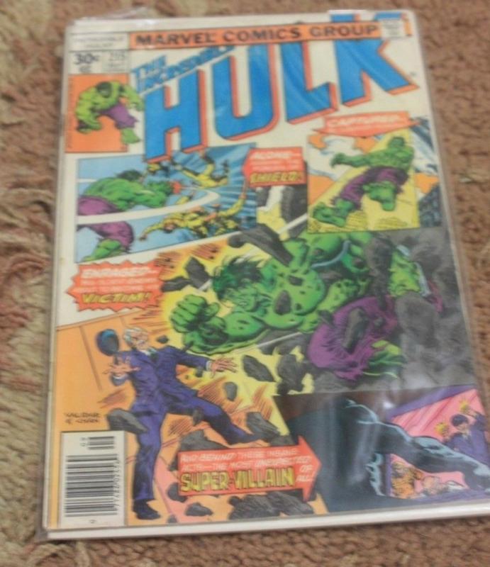 Incredible Hulk comic  # 215 1977, Marvel shield general ross bi beast 