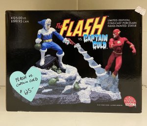 DC Direct The Flash vs. Captain Cold Statue