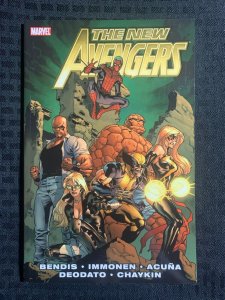 2011 THE NEW AVENGERS Volume 2 Bendis / Immonen TPB SC VF 8.0 1st Marvel Comics