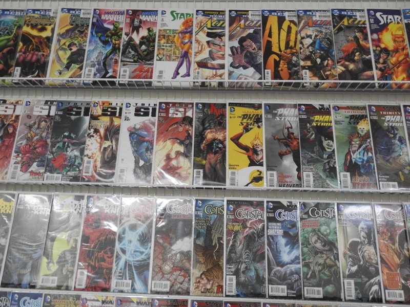 Huge Lot 170+ Comics W/Batman, Constantine, Phantom Stranger+ Avg NM- Condition!