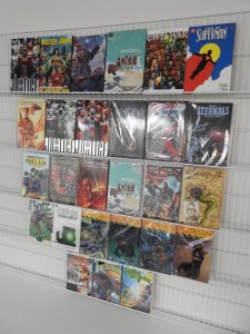 Huge Lot of 27 TPB's Hard and Soft Covers! Batman, Harley Quinn+ Avg VF-...