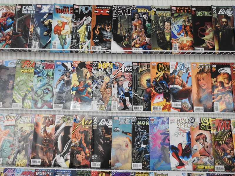 Huge Lot 200+ Comics W/ Spider-Man, Avengers, X-Men+ Avg Fine Condition!!