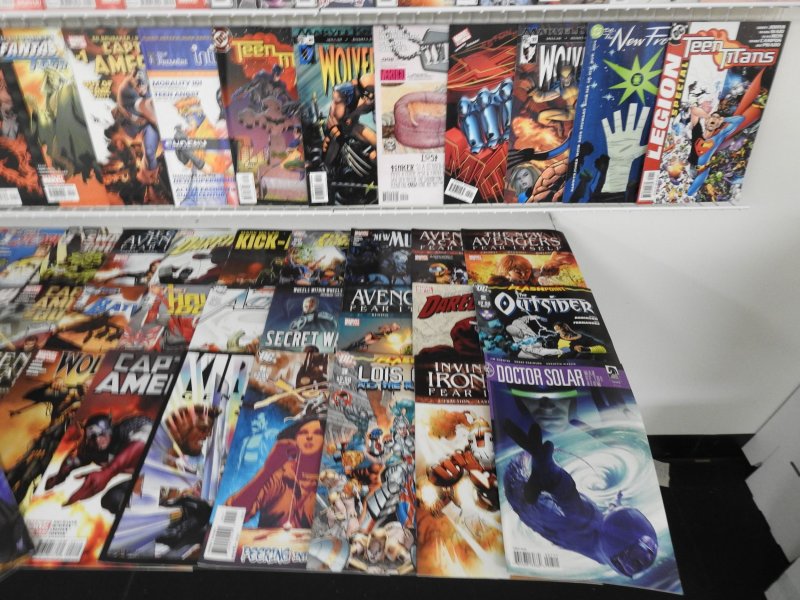 Huge Lot 180+ Comics W/ Watchmen, Wolverine,  Ultimates+ Avg VF Condition!