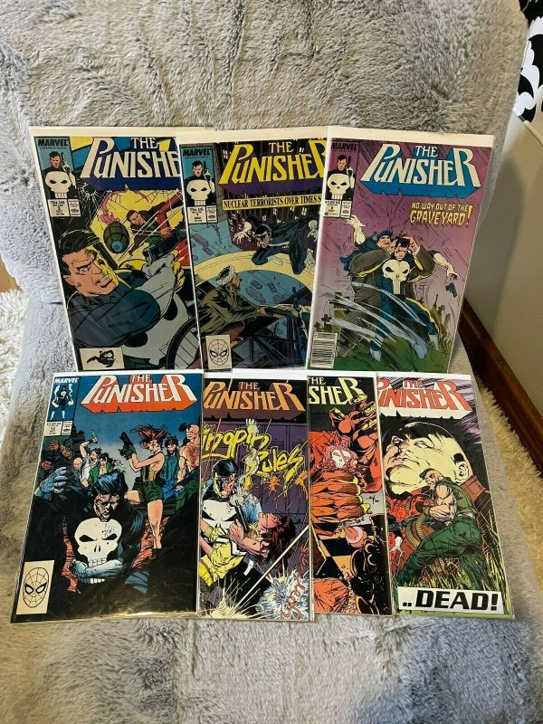 Lot of 7 Books The Punisher 3 7 8 12 14 15 16 Marvel Comics Comic Books