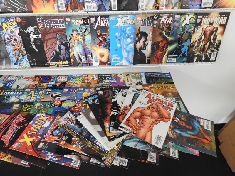 Huge Lot 220+ Comics W/ Avengers, X-Men, Wolverine, +More! Avg FN Condition!