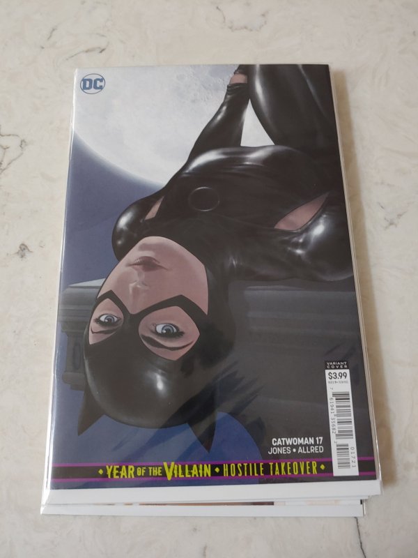 Catwoman #17 (Var Ed Yotv)  VARIANT DC Comics Comic Book