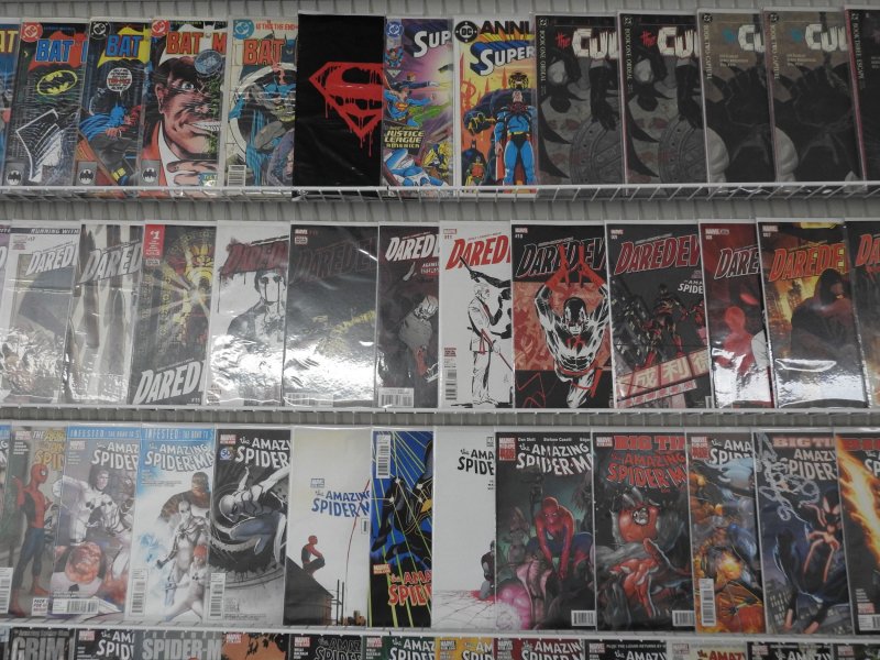 Huge Lot of 130+ Comics W/ Daredevil, Batman, Spider-Man! Avg. VF Condition!