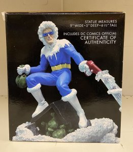 DC Direct The Flash vs. Captain Cold Statue