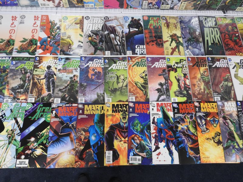 Huge Lot 150+ Comics W/ Green Arrow, Legends, Superboy, +More! Avg VF- Cond!