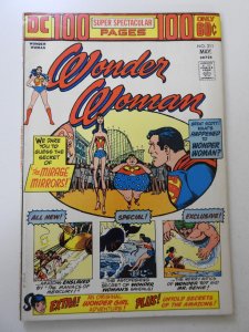 Wonder Woman #211 (1974) VG/FN Condition!