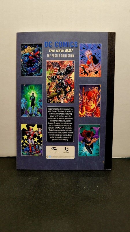 DC Comics: NEW 52 Poster Book LOOT CRATE Edition | Complete with 40 Posters 5×7