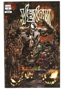 VENOM #1 CLAYTON CRAIN HALLOWEEN VARIANT TRADE/VIRGIN INFINITY SIGNED SET W/COA.