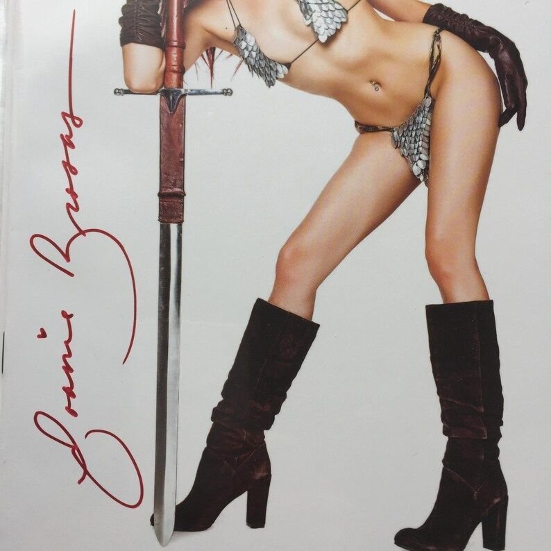2023 Dynamite Comics Red Sonja Joanie Brosas Cosplay Variant #1 Signed