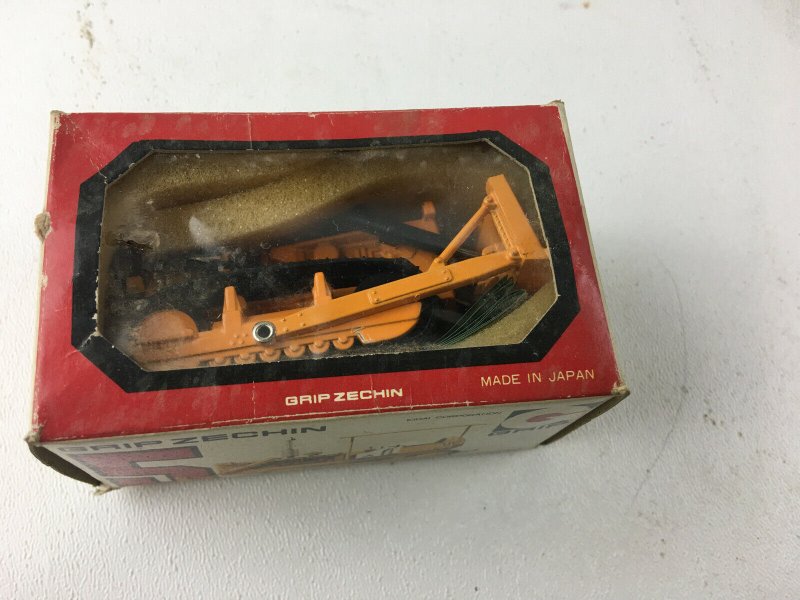 GRIP ZECHIN JAPAN 4 TRUCKS D5 BULLDOZER CATERPILLAR RAKEDOZER 920  DIECAST NIB