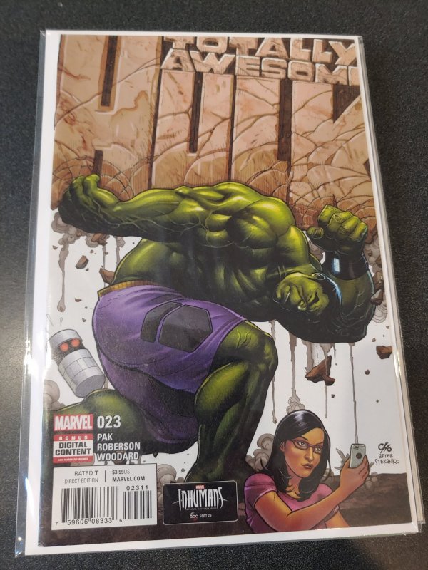 ​TOTALLY AWESOME HULK #23 CLASSIC COVER