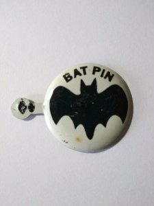 Batman Bat Pin Pinback Button Vintage Tin Superhero Badge Metal Lithograph Old 