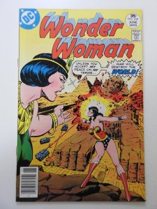 Wonder Woman #232 (1977) VF- Condition!
