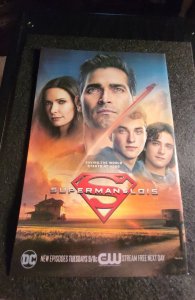 Batman / Superman #16 (2021) buy 1 get a surprise book free