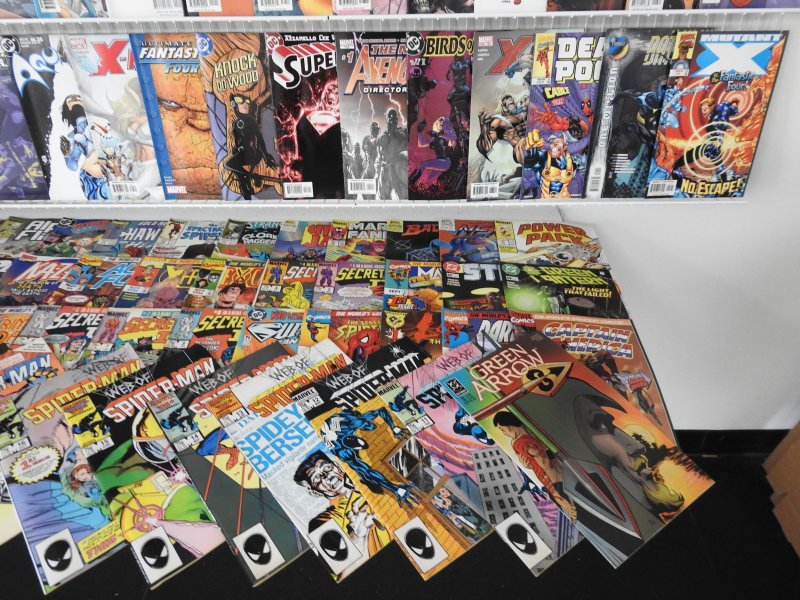 Huge Lot 200+ Comics W/ Spider-Man, Avengers, X-Men+ Avg Fine Condition!!
